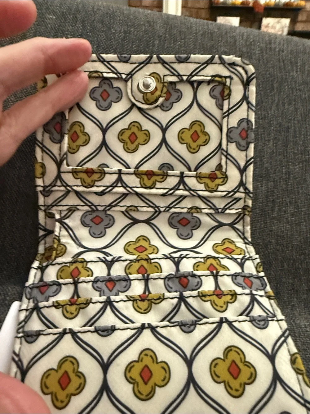 Vera Bradley compact zip